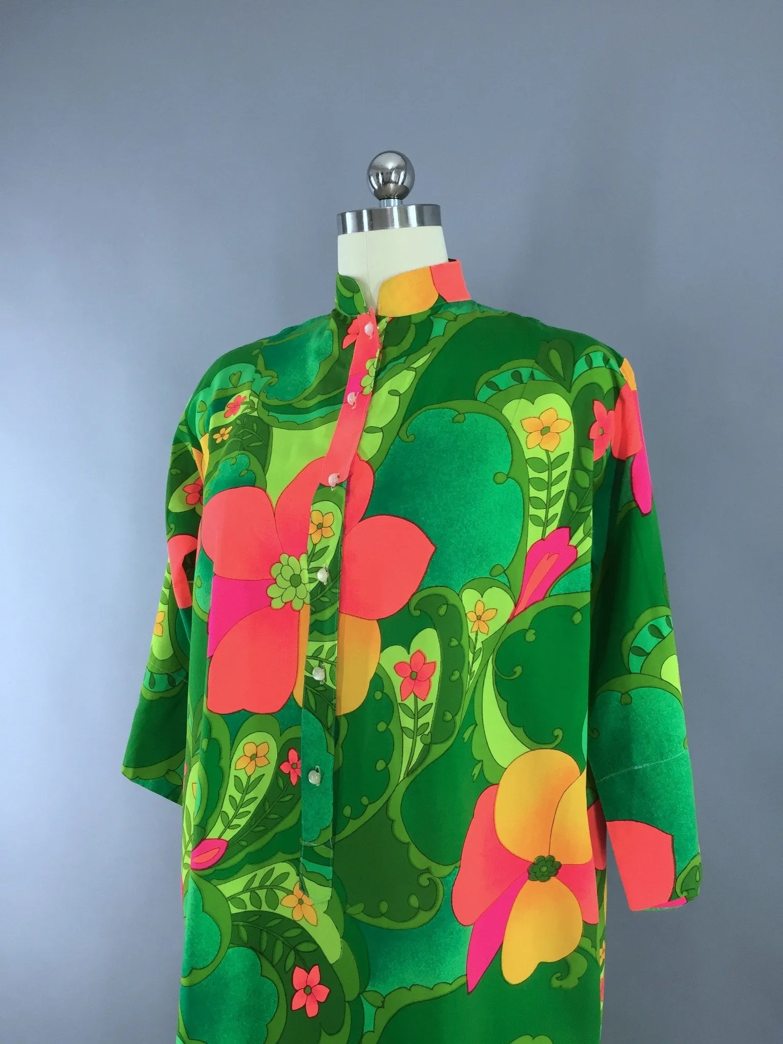1960s Vintage Neon Green Hawaiian Print Caftan Dress