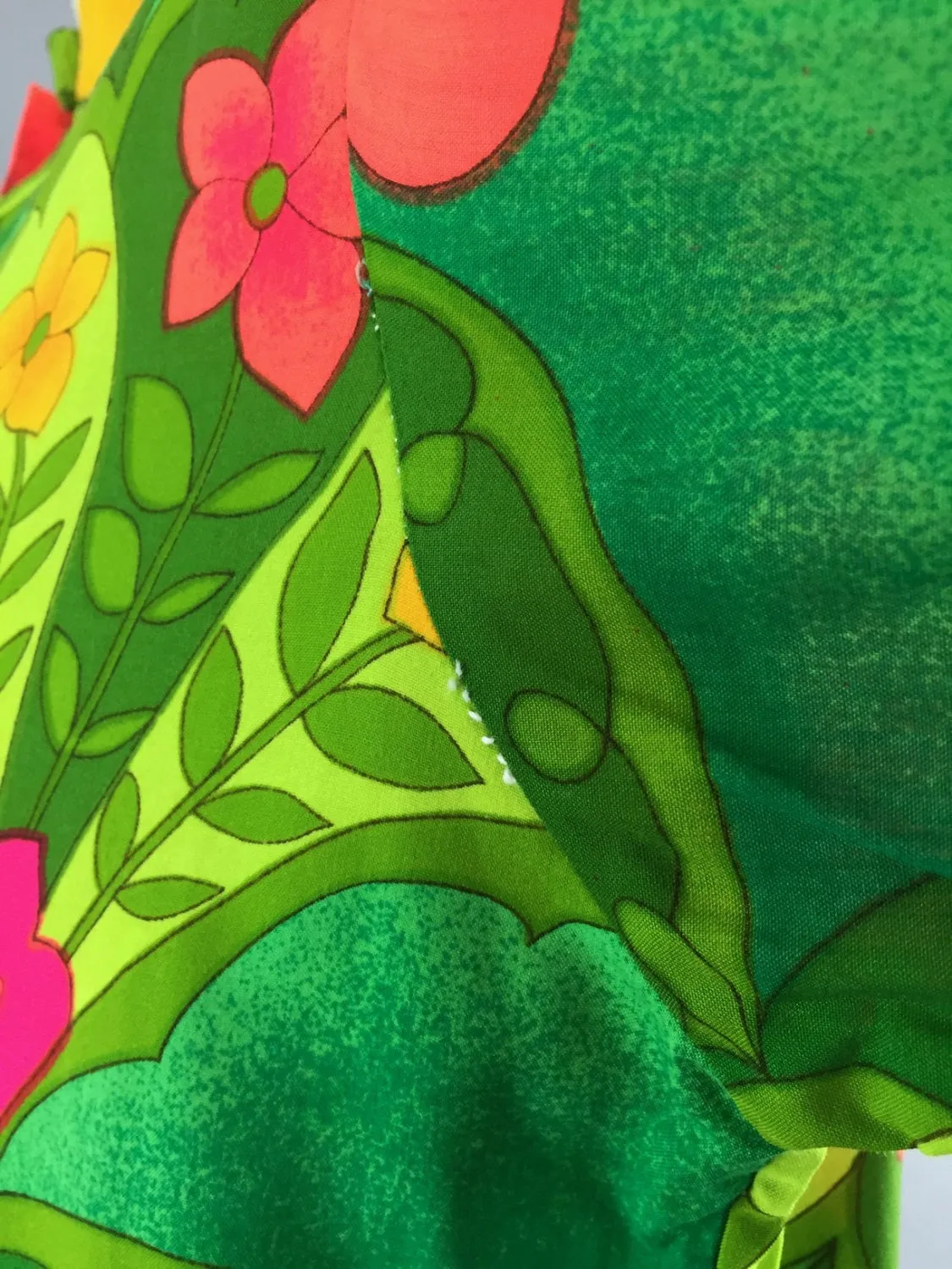 1960s Vintage Neon Green Hawaiian Print Caftan Dress