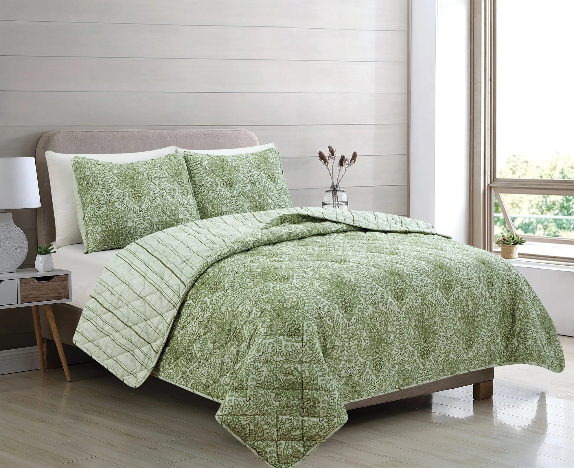 Adrianne Olive Reversible Quilt Set - Elegant Floral Design, Soft Microfiber Fabric, Complete Bedding Collection for Cozy Home Décor