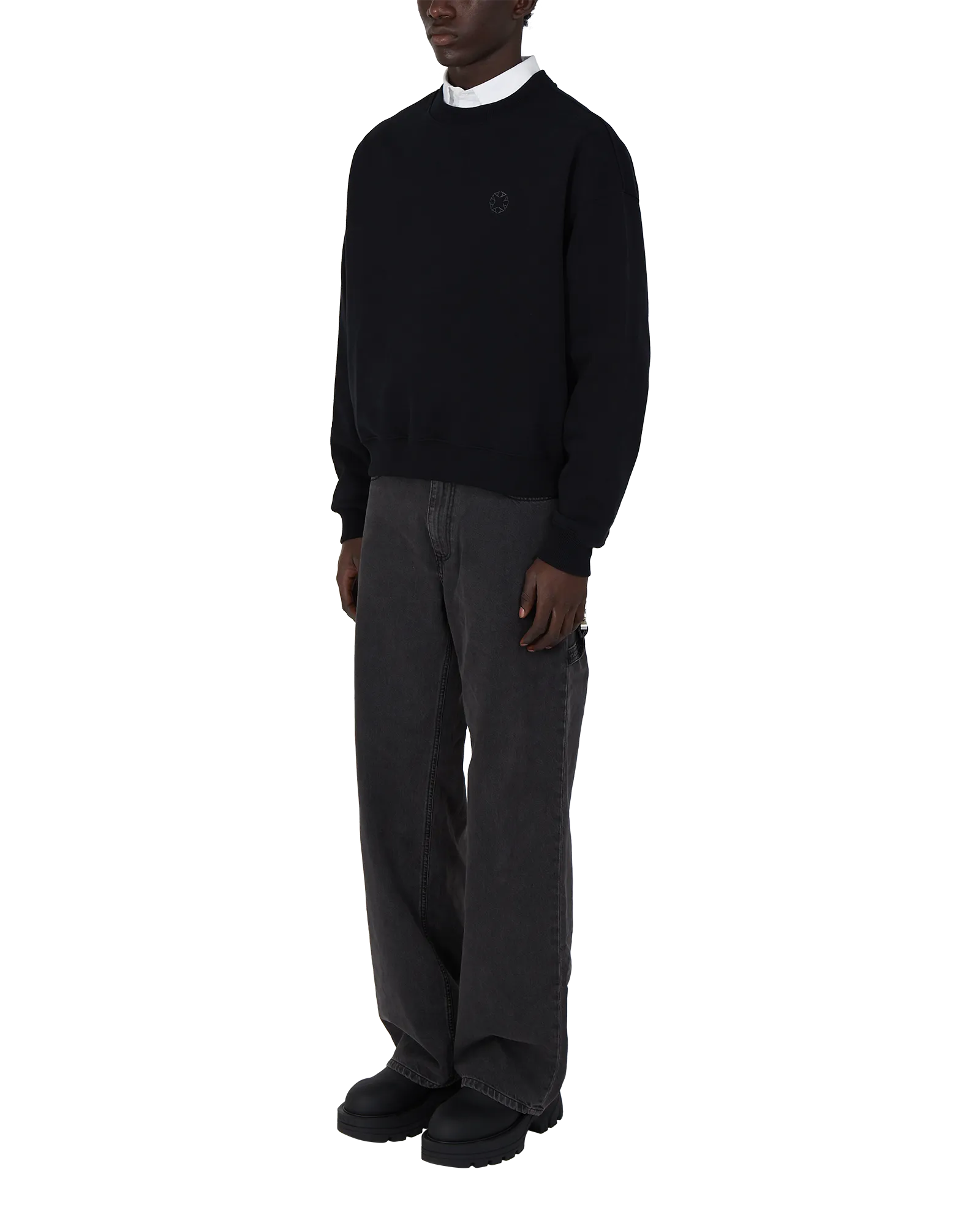 BLACK BOXY CREWNECK SWEATSHIRT