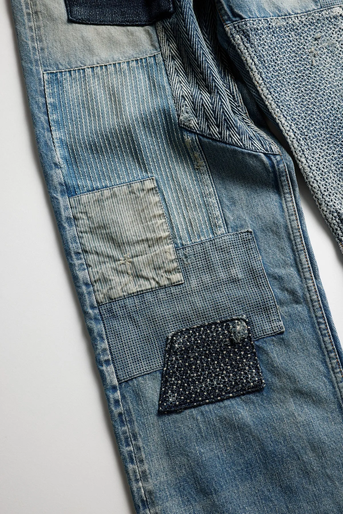 CLASSIC STRAIGHT DENIM CS109