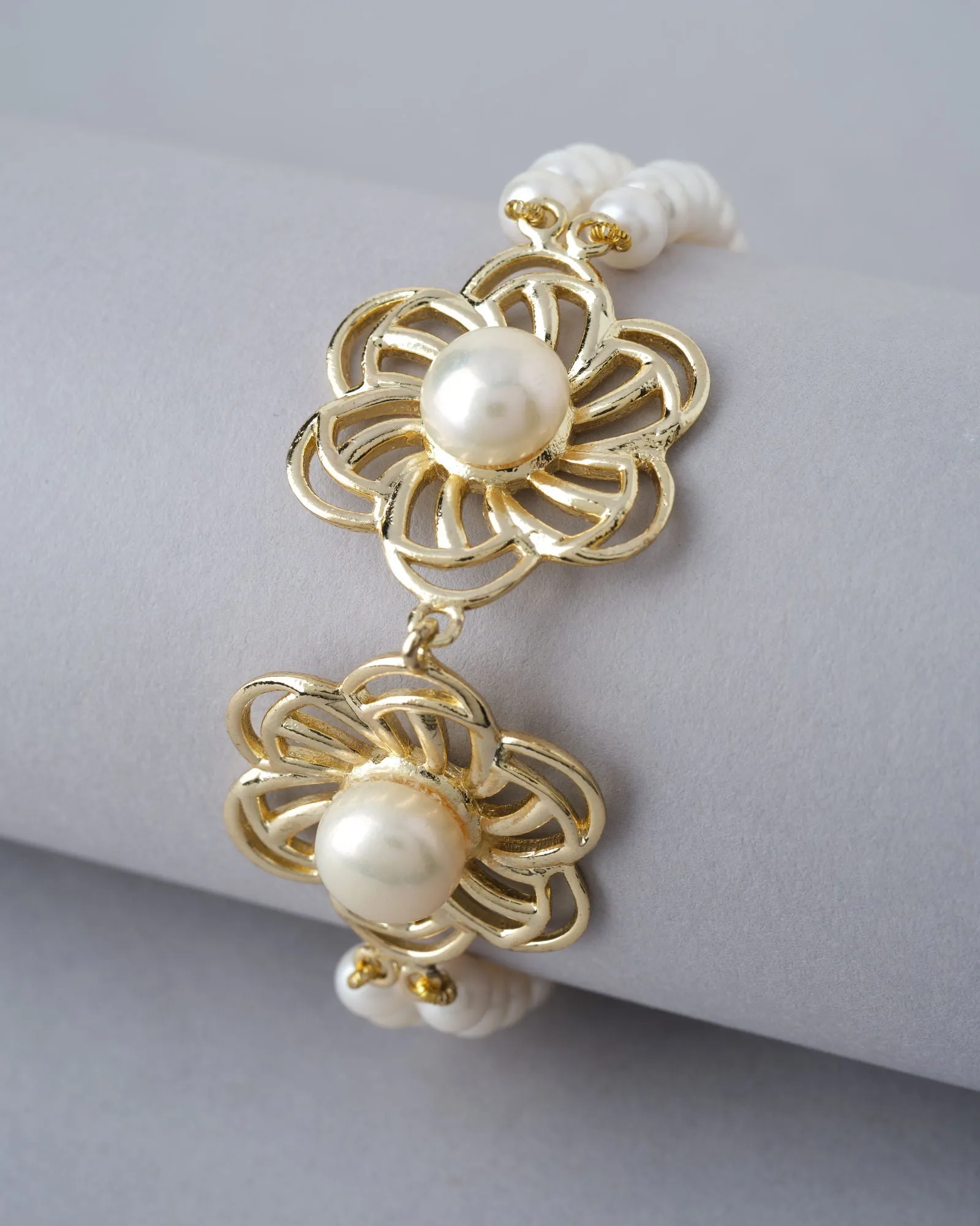 Delicate Floral Pearl Bracelet
