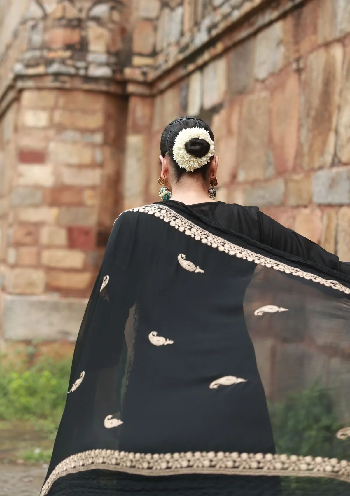 Womens Black Aari Embroidered 3-Piece Long Kurta Set - Elegant Cotton Craftsmanship