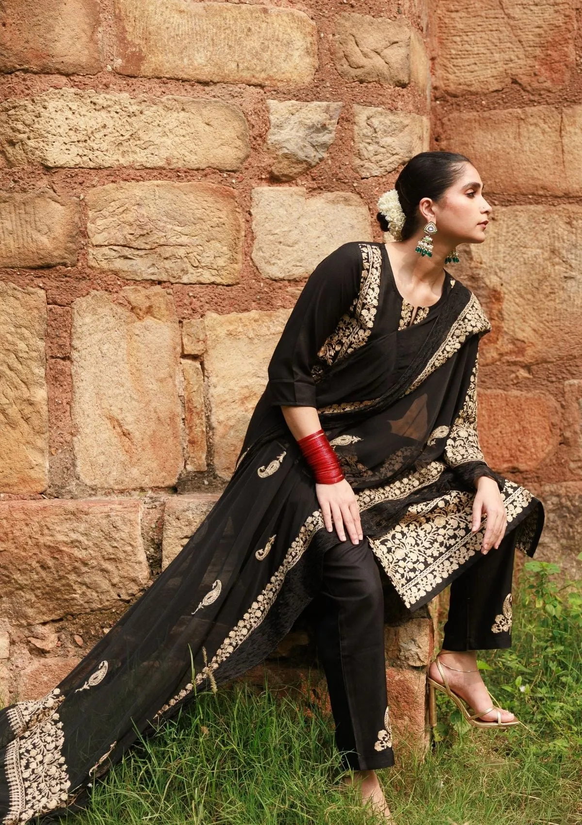 Womens Black Aari Embroidered 3-Piece Long Kurta Set - Elegant Cotton Craftsmanship