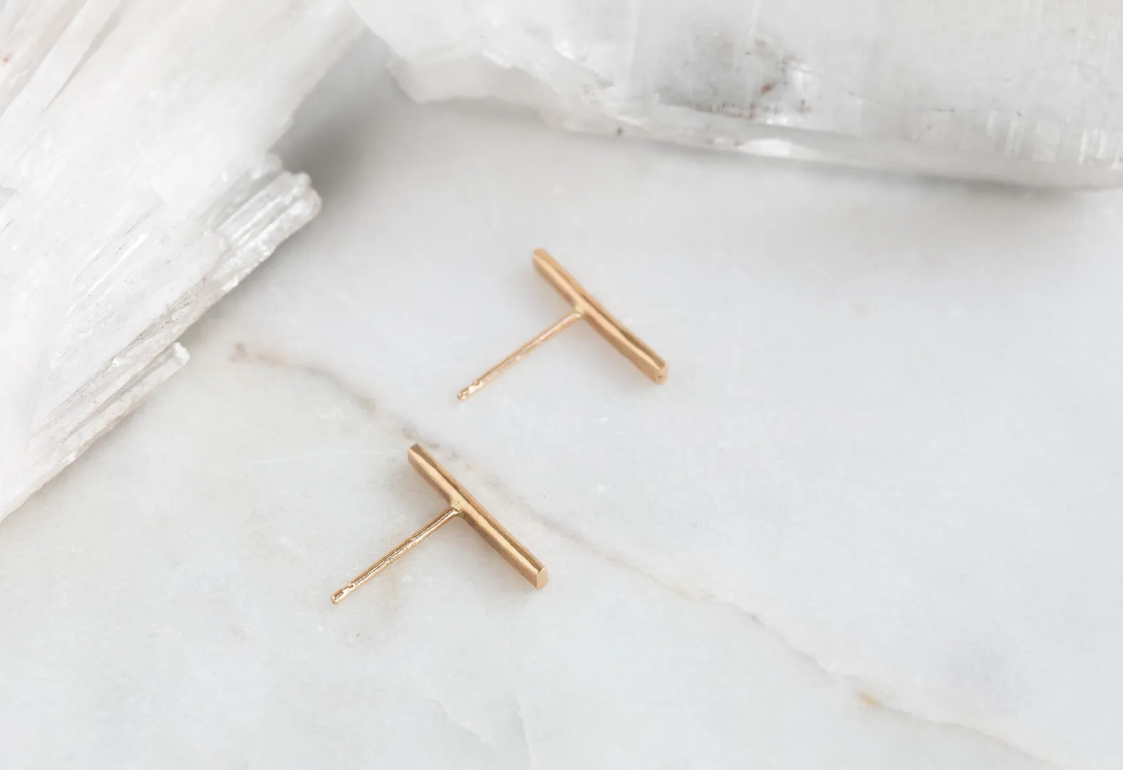 Linea Bar Stud Earrings