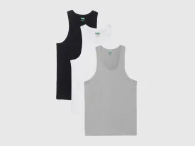 Pack of 3 Regular Fit Round Neck Solid Colour Vest