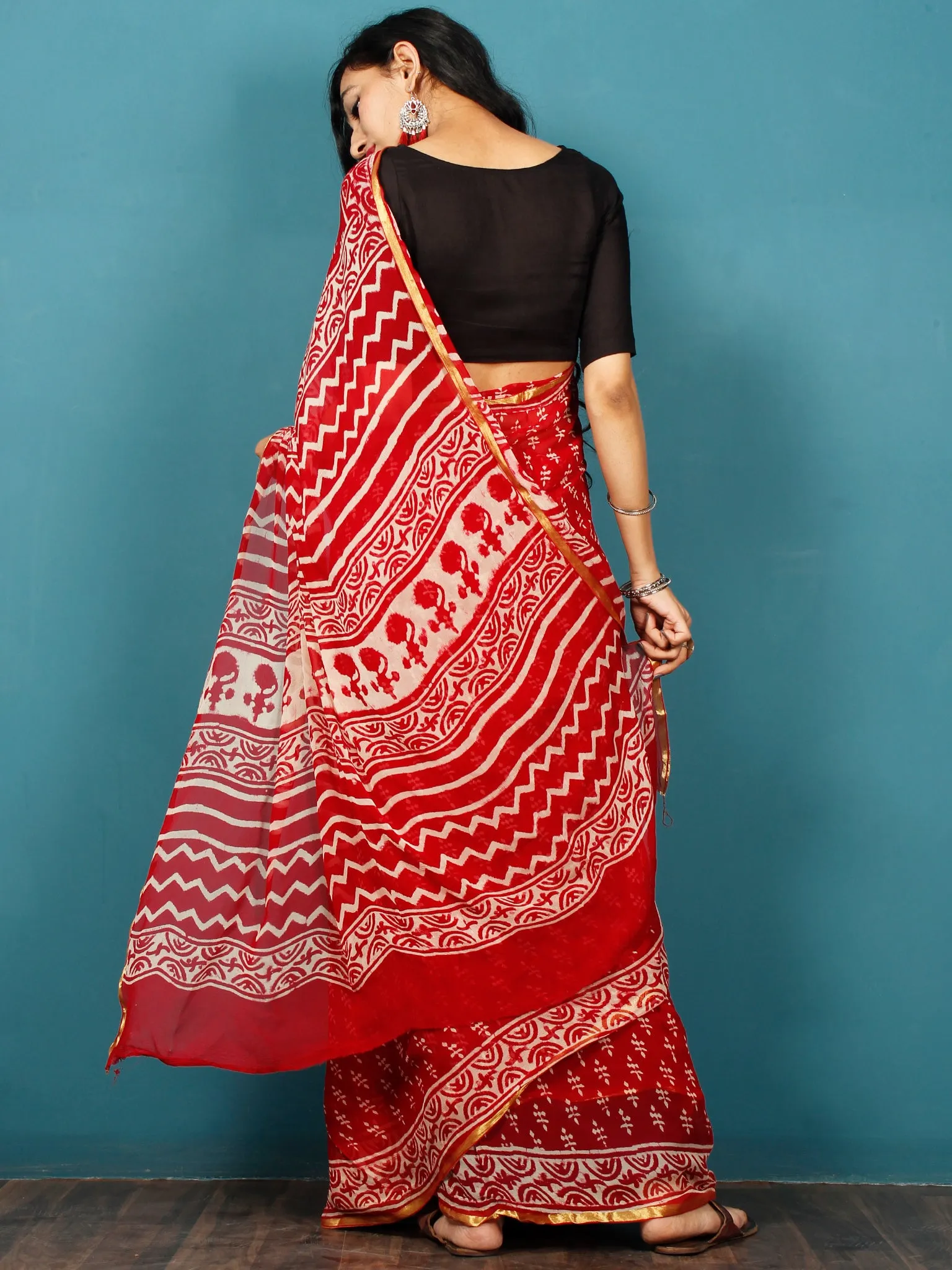 Red White Hand Block Printed Chiffon Saree with Zari Border - S031702796