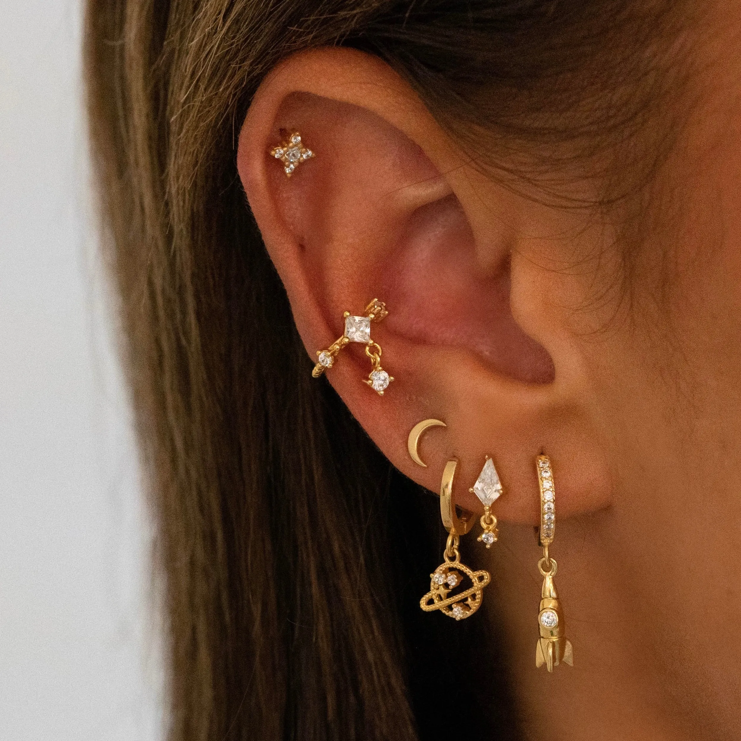 Optimized Title: Elegant Silver Crystal Earpin