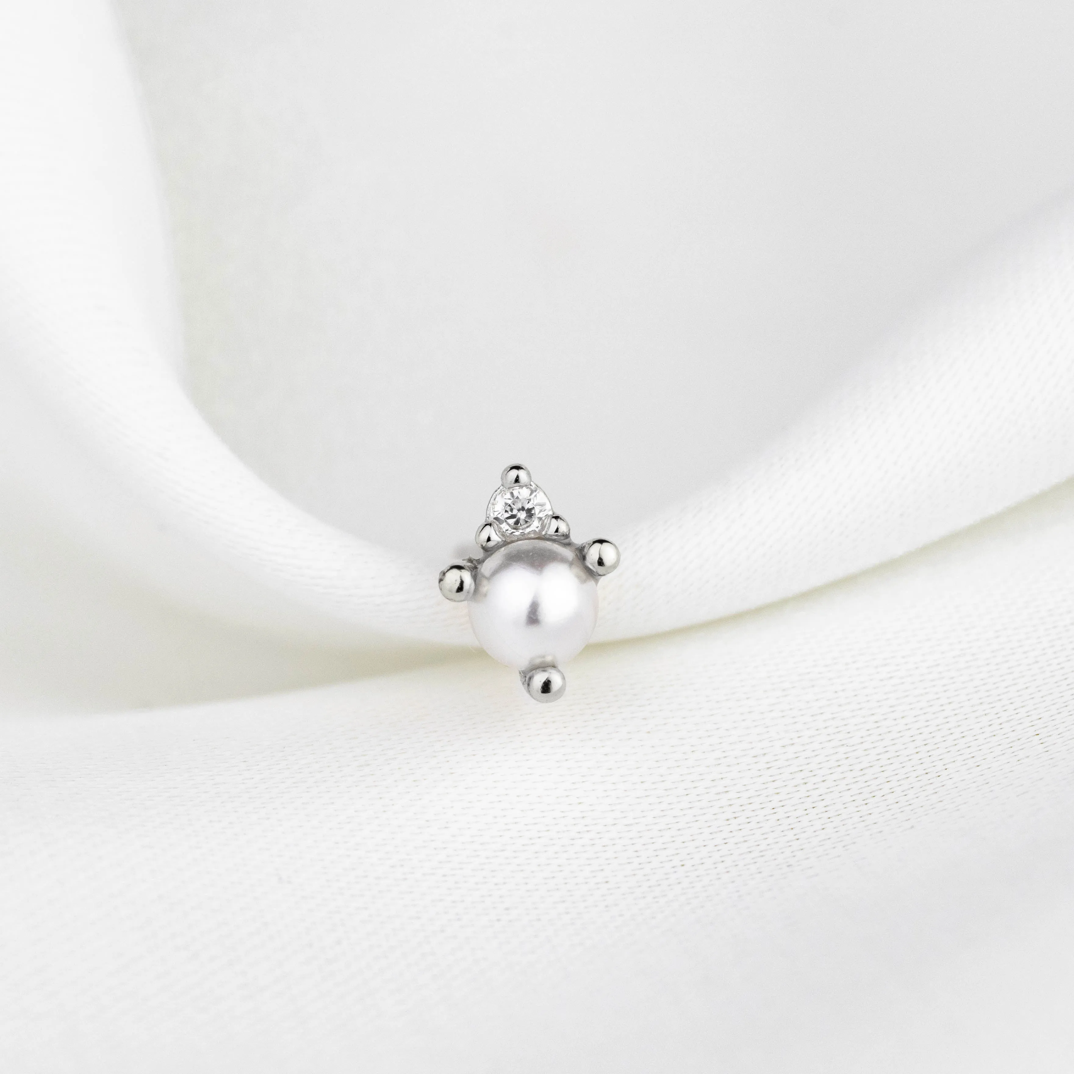 Silver Delicate Sparkling Pearl Stud